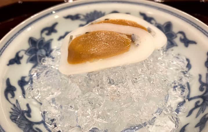 亀田興毅さんのインスタグラム写真 - (亀田興毅Instagram)「食べログ全ジャンルで王者として君臨し続けた名店「松川」。お世話になっている方に連れて行ってもらい辿り着くことが出来たが、いつの日か自らの力で行けるように圧倒的な力を手に入れようと熱き心のエンジンに点火した…。 食べログ4.80 かめログ(採点するのがおこがましい…) #松川  #食べログ #かめログ #亀田興毅 #仕上がってる #いききってる」10月6日 20時00分 - kokikameda
