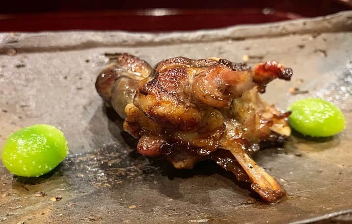 亀田興毅さんのインスタグラム写真 - (亀田興毅Instagram)「食べログ全ジャンルで王者として君臨し続けた名店「松川」。お世話になっている方に連れて行ってもらい辿り着くことが出来たが、いつの日か自らの力で行けるように圧倒的な力を手に入れようと熱き心のエンジンに点火した…。 食べログ4.80 かめログ(採点するのがおこがましい…) #松川  #食べログ #かめログ #亀田興毅 #仕上がってる #いききってる」10月6日 20時00分 - kokikameda