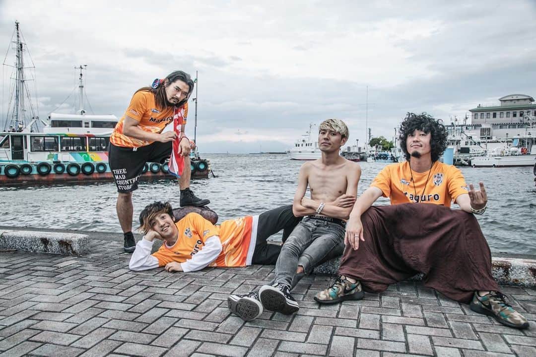 長島涼平のインスタグラム：「マグロック2019 ありがとー！！ the telephonesでは初めまして！！フレンズではただいま！！ 浜松市生まれのウナギパワーで2本とも最高に楽しんじゃいました！！ 見てくれたみんなありがとう！！ photo by @nekoze_photo  #thetelephones #フレンズ #マグロック」