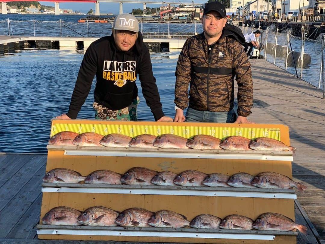 五味隆典さんのインスタグラム写真 - (五味隆典Instagram)「RASCALvsAXIS釣り対決は引き分けでした🎣皆さまお疲れ様でした😉」10月6日 20時10分 - takanorigomi