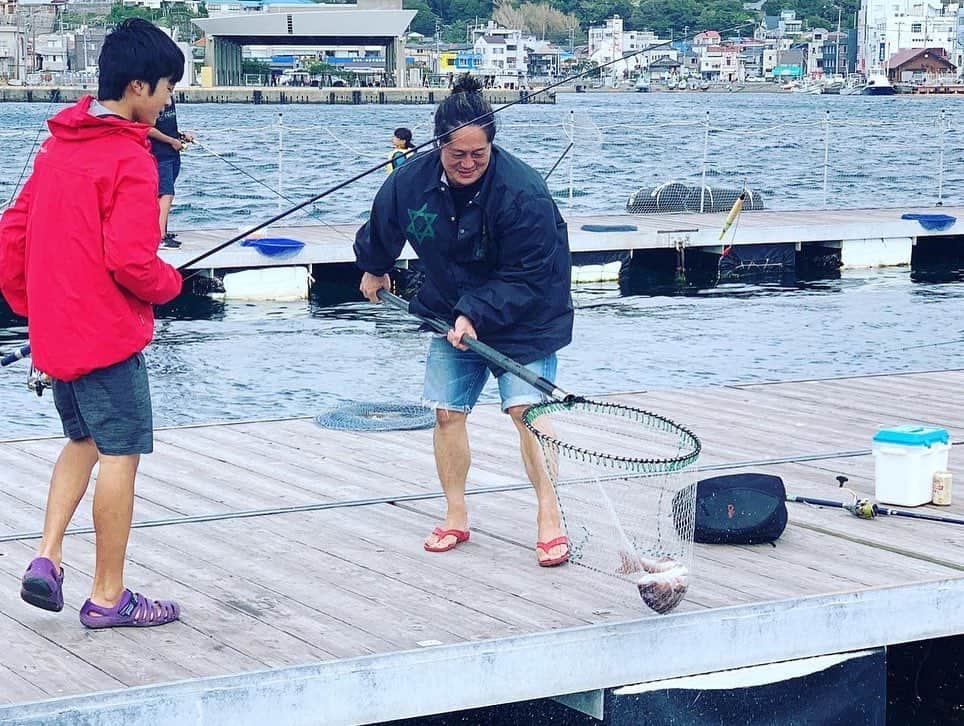 五味隆典さんのインスタグラム写真 - (五味隆典Instagram)「RASCALvsAXIS釣り対決は引き分けでした🎣皆さまお疲れ様でした😉」10月6日 20時10分 - takanorigomi