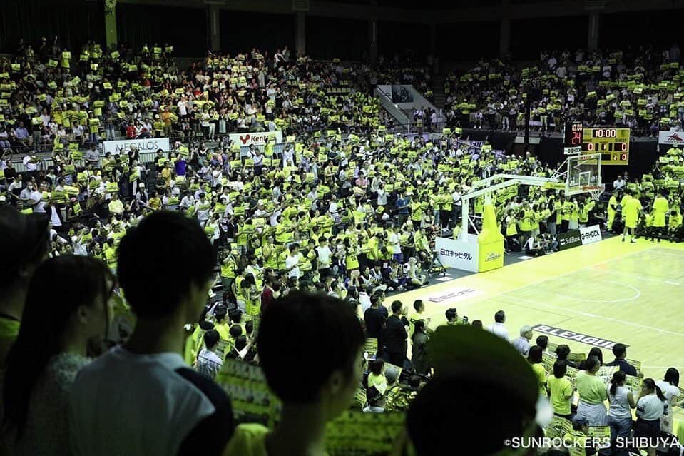 石井講祐のインスタグラム：「開幕戦連勝！ 沢山の応援ありがとうございました！ 最高の雰囲気でプレイ出来ました！ まだまだ強くなれると思うので、練習していきます！ #サンロッカーズ渋谷 #Bリーグ」