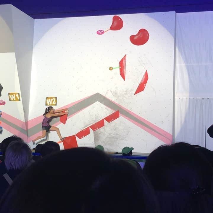 大田理裟のインスタグラム：「いばらき国体 終了🥺💕 リード4位、ボルダー5位でした！  ボルダーで壁走れた(歩いてる😂？)のと、 リード予選以外いいところがなく、 パッとしない結果になってしまいました😭 リード決勝は余裕あったのにポロッと 落ちてしまって悲しかった〜。 でも調子は良いのでこのまま次の大会まで がんばりたいです꒰#’ω`#꒱੭  そして、なによりえびさんとももちゃん💕 いつもありがとー💜🧡💛❤️ ほんっとに気遣いできてストレスが全くない 生活をさせてくれる監督。 ２人がいるから、国体に出てるようなもの。 今年も楽しい時間をありがとう😊  #茨城国体」
