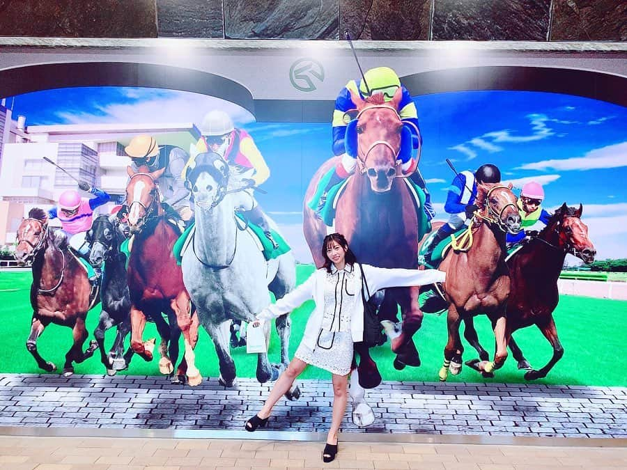 大貫彩香さんのインスタグラム写真 - (大貫彩香Instagram)「新潟競馬場✨ わあ⸜(๑⃙⃘'ᵕ'๑⃙⃘)⸝⋆︎* 歩いてる人すら映え〜」10月6日 21時13分 - sayaka_oonuki