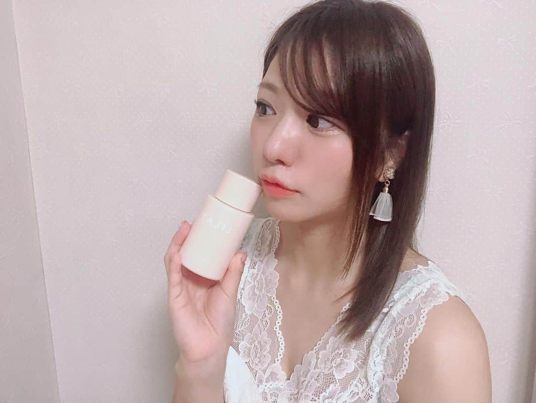 藤崎里菜さんのインスタグラム写真 - (藤崎里菜Instagram)「【LILAY ALL YOUR OIL】 @lilay0510  @lycka_inc ． ． ①ヘアオイル ②ボディーオイル ③バスオイル ④メイククレンジング ⑤スキャルプケア ⑥マッサージオイル に使える、1本6役のマルチオイルです✨ ． ． ． とっても万能なので、旅行にもこれ1本持って行けばOK👌 ． ． ． ショウガ根茎エキスとオリザノール温感効果により、じんわり温めながらマッサージをして血行を促進。 ． ． イランイランの香りでリラックス☺️ ． ． コメヌカ油の抗酸化作用でシミ、シワにアプローチ！ お肌の基礎を整えてすっぴん力をあっぷ！✨ ． . 全身どこにでも使えて、使い方も色々✨ ． ． まさにマルチオイルです✨ ． ． ． #lilay #lilayallyouroil  #マルチオイル #スキンケア #ヘアオイル #ボディーオイル #バスオイル #メイククレンジング #スキャルプケア #マッサージオイル #保湿 #skincare #oil #massageoil #massage #bodyoil #hairoil #cleansing #beauty #cosme」10月6日 21時12分 - rina_fujisaki