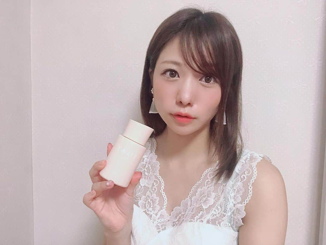 藤崎里菜さんのインスタグラム写真 - (藤崎里菜Instagram)「【LILAY ALL YOUR OIL】 @lilay0510  @lycka_inc ． ． ①ヘアオイル ②ボディーオイル ③バスオイル ④メイククレンジング ⑤スキャルプケア ⑥マッサージオイル に使える、1本6役のマルチオイルです✨ ． ． ． とっても万能なので、旅行にもこれ1本持って行けばOK👌 ． ． ． ショウガ根茎エキスとオリザノール温感効果により、じんわり温めながらマッサージをして血行を促進。 ． ． イランイランの香りでリラックス☺️ ． ． コメヌカ油の抗酸化作用でシミ、シワにアプローチ！ お肌の基礎を整えてすっぴん力をあっぷ！✨ ． . 全身どこにでも使えて、使い方も色々✨ ． ． まさにマルチオイルです✨ ． ． ． #lilay #lilayallyouroil  #マルチオイル #スキンケア #ヘアオイル #ボディーオイル #バスオイル #メイククレンジング #スキャルプケア #マッサージオイル #保湿 #skincare #oil #massageoil #massage #bodyoil #hairoil #cleansing #beauty #cosme」10月6日 21時12分 - rina_fujisaki