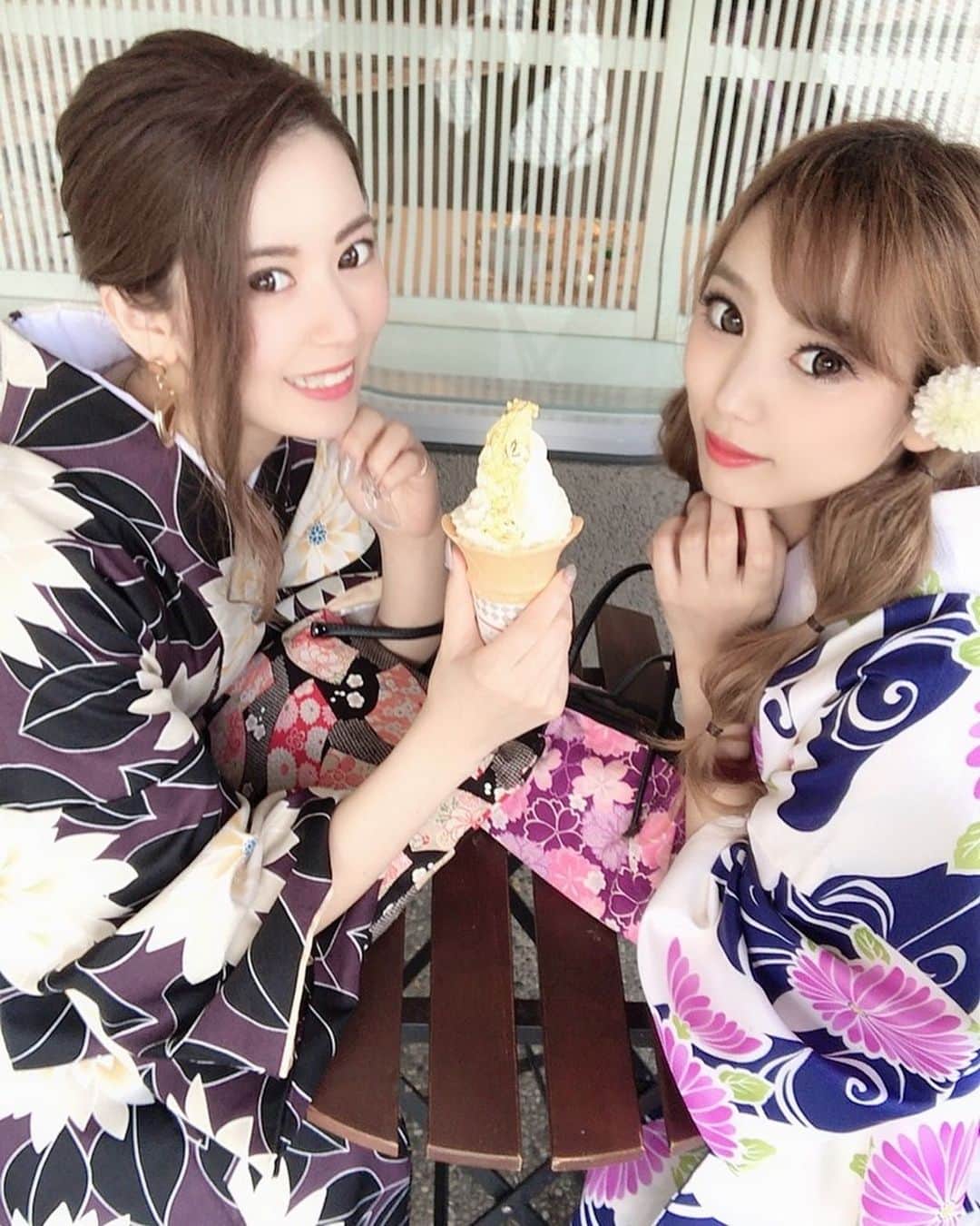 嶋谷愛（あいちゅん）のインスタグラム：「. 初の#金沢旅行 ♡ 念願#金箔ソフト ‪🍦‬💓 #着物 も大満足だしゅ🥰 . . . #ishikawa #kanazawa #kimono #otd #likeforlikes #좋아요꾹 #좋아요반사 #오오티디 #얼스타그램 #셀카 #셀카그램 #여행스타그램✈️ #金沢グルメ #金沢 #石川旅行」