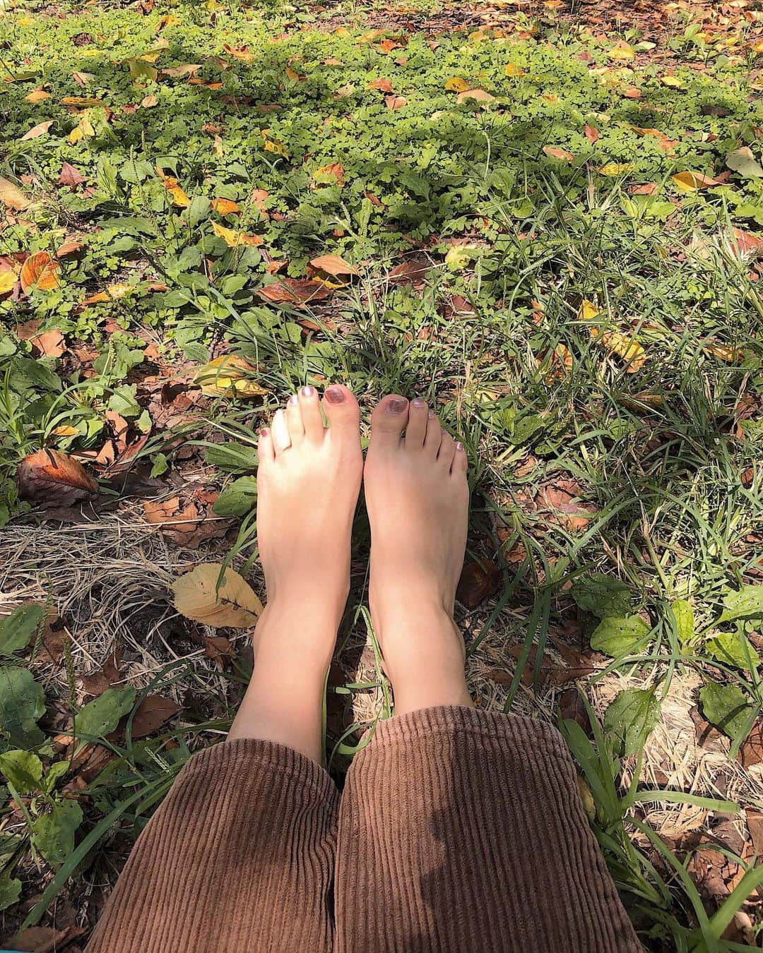 Julia Castroさんのインスタグラム写真 - (Julia CastroInstagram)「涼しくなってー秋になってーって言ってたのに今日一気に寒すぎてびっくりした🍂🍂🍂 でも秋服好きだから嬉しいが勝つ🧡 明日は何着ようかな🤭🍁🍁 * #autumn #fall #fashion #outfit #ootd #outfitoftheday #autumnfashion #fallfashion #picnic #tokyo #japan #simplestyle #overalls  #秋服 #ピクニック #秋 #ファッション #オーバーオール #ラテカラー #服 #秋コーデ #ちびコーデ #秋ピクニック #女子 #オーバーオールコーデ  #この間コーディとピクニックしたの #明日も寒いから暖かくして寝てね」10月6日 21時23分 - julia.c.0209