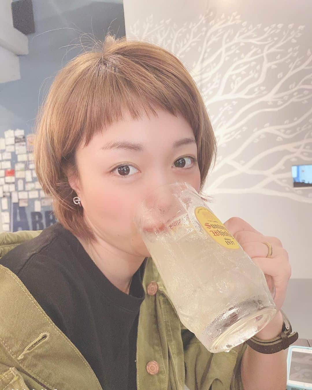 小雪さんのインスタグラム写真 - (小雪Instagram)「妹のおすすめアプリで 撮ってもらいました🙄 なんか、すごい、、🤭 これこそ！ #盛れてる どうですか？笑笑  もはや、すっぴんじゃないし😇 アプリ様々🙄🙄 ひょえーーーー！」10月6日 21時27分 - koyuki2