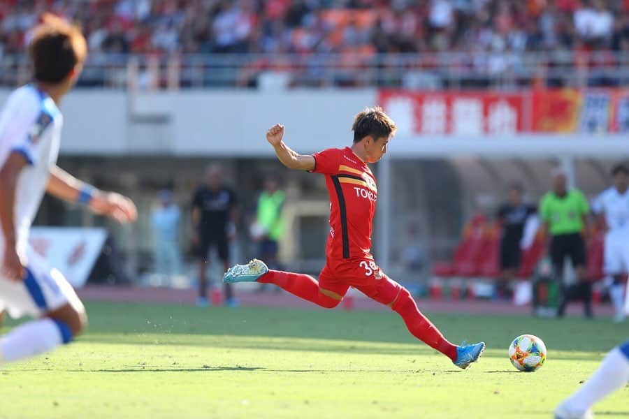 のインスタグラム：「『大分戦』 昨日は暑い中たくさんの応援ありがとうございました。 もっともっと良くなると思う！ 次の試合まで時間があるので、チームとしても個人としてもコンディション上げていけるよう全力を尽くします。 #grampus  #太田宏介」