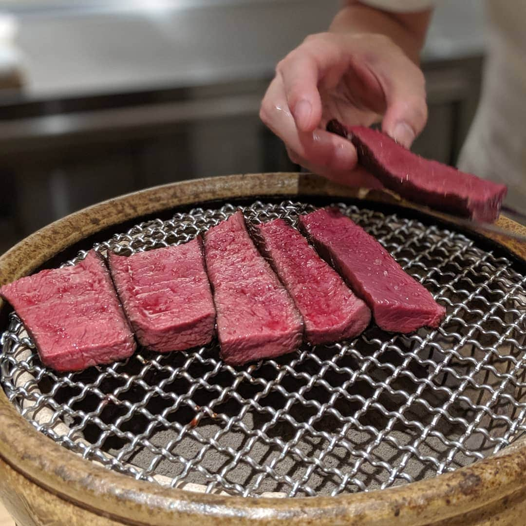 Masayasu Moritaのインスタグラム：「#鹿肉 #ジビエ #venison #銀座グルメ #ginza #銀座 #tokyo #東京 #もりたま飯 #foodie #foodgasm #foodphotography #foodstagram #美食 #delicious #tasty #instafood #グルメ #food #yummy #foodporn #デリスタグラマー #グルメな人と繋がりたい #古田諭史 #satoshifuruta」