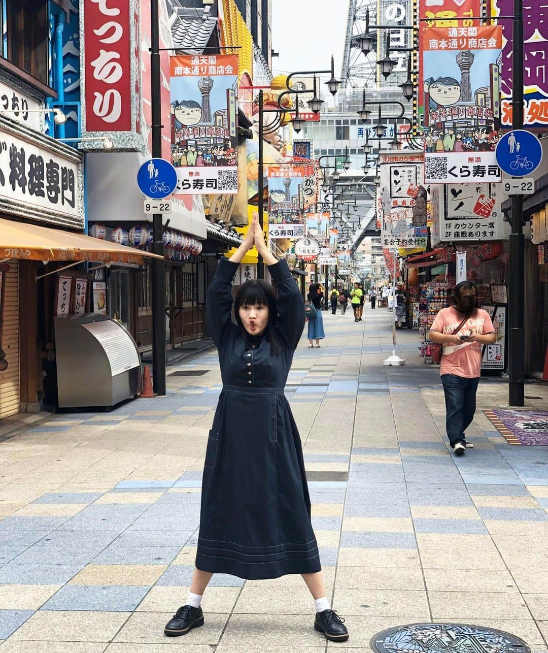 大関れいかさんのインスタグラム写真 - (大関れいかInstagram)「. 最近、とある撮影のお仕事で 大阪行って観光地めっちゃ回った😇 朝早かったからいつも人だらけの ひっかけ橋も独占できたし 大阪の食べ物食べまくって夜ご飯 ビールしか入らなかった🍺 大阪さいこうっ！ #大事な通天閣入ってないのわろたに」10月6日 22時06分 - _reikaoozeki