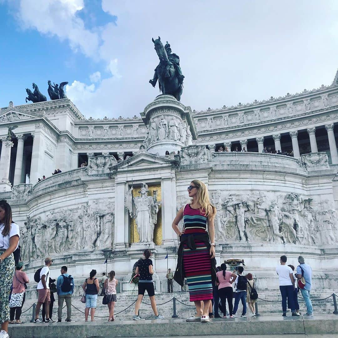 ホフマン・ノーラのインスタグラム：「Rome😍」