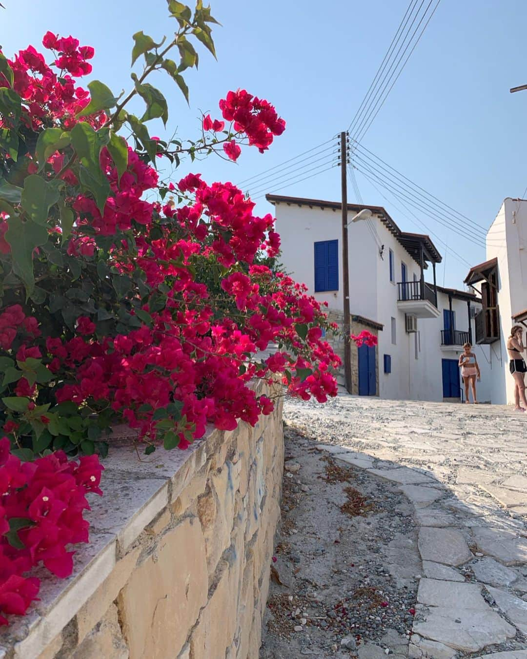 Laraさんのインスタグラム写真 - (LaraInstagram)「What a lovely place @cobblers_maroni 👒 #Maroni  #Cyprus 🇨🇾 #summermemory  Big thanks @alanhannahbridal  @isabellahannahart  @liberty.hannah . .  キプロス島のマロニ村にある @alanhannahbridal の サマーハウスでの日々は 今年の夏の宝物 @cobblers_maroni  家族みたいに私を可愛がってくれてありがとう😊  @alanhannahbridal  @isabellahannahart  @liberty.hannah  #larasummerholiday」10月6日 22時06分 - fa_la_lara