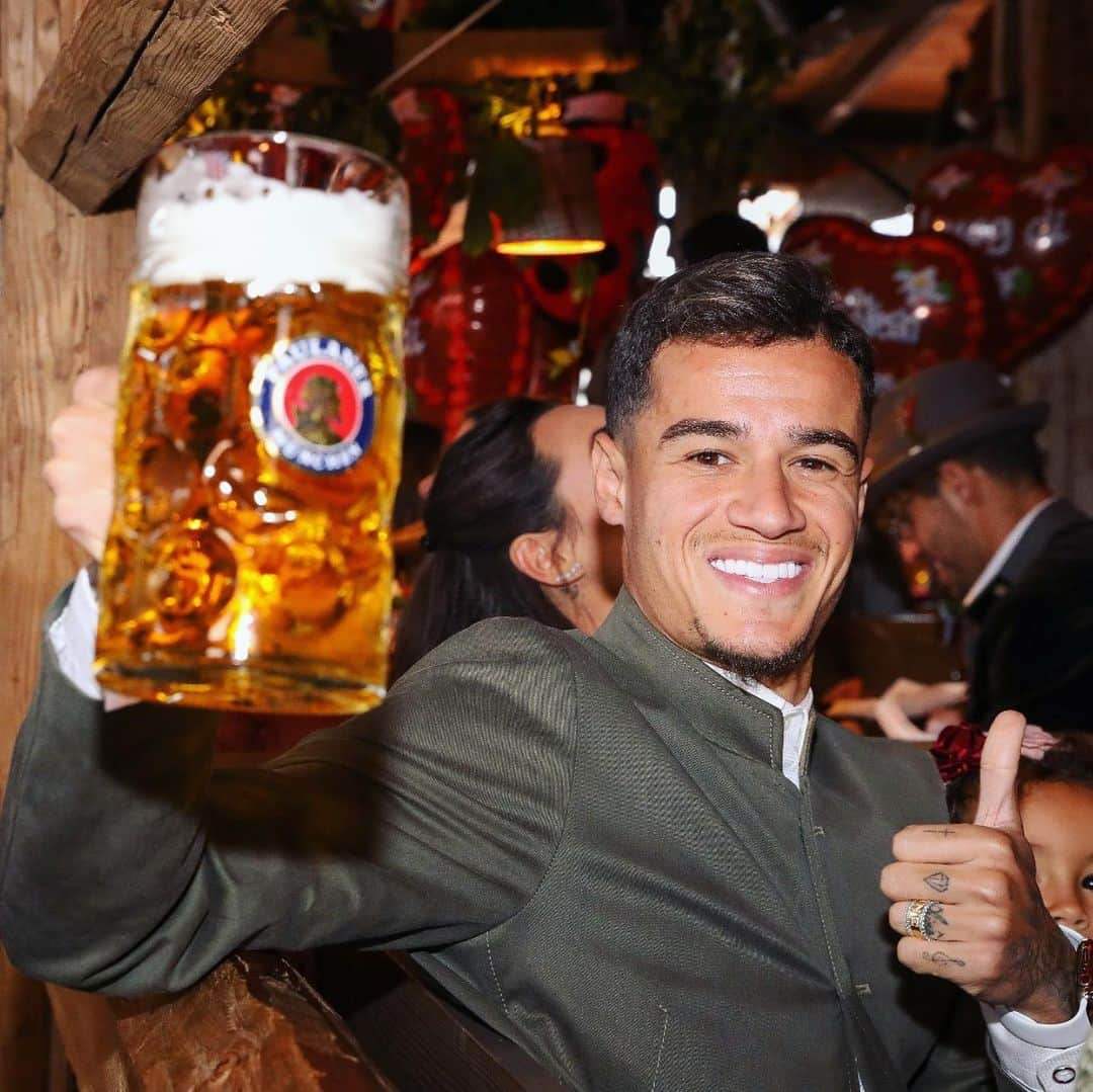 バイエルン・ミュンヘンさんのインスタグラム写真 - (バイエルン・ミュンヘンInstagram)「🍻🎡🥨🎢 #MiaSanMia #Oktoberfest2019 #Wiesn #FCBayern」10月6日 22時11分 - fcbayern