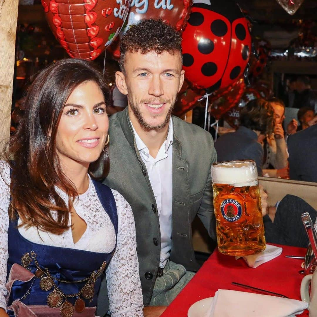 バイエルン・ミュンヘンさんのインスタグラム写真 - (バイエルン・ミュンヘンInstagram)「🍻🎡🥨🎢 #MiaSanMia #Oktoberfest2019 #Wiesn #FCBayern」10月6日 22時11分 - fcbayern