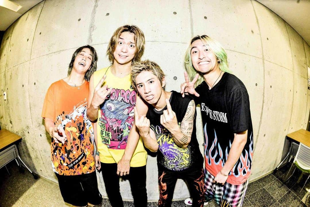 橋本塁さんのインスタグラム写真 - (橋本塁Instagram)「宮城セキスイハイムスーパーアリーナでのONE OK ROCK 2019-2020“EYE OF THE STORM”JAPAN TOURのライブ撮影終了！めちゃくちゃ良いライブだった！仙台熱かった！写真はライブ後のワンオク！  #サウシュー #soundshooter #橋本塁  #ruihashimoto #oneokrock #oor #oor1920tour」10月6日 22時23分 - ruihashimoto