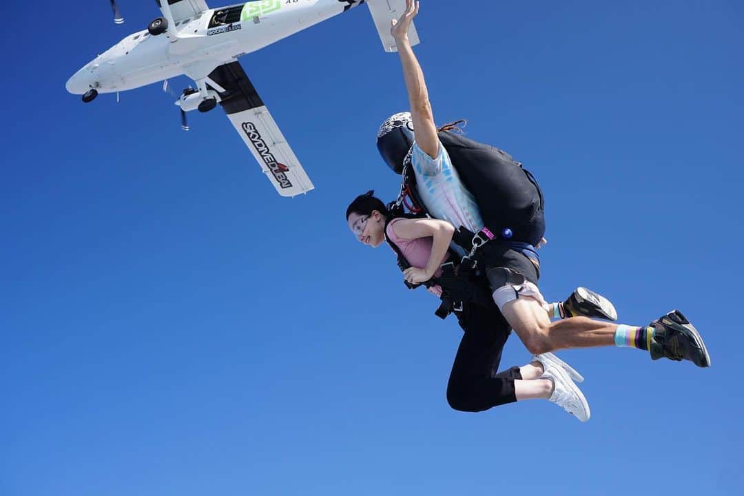 黑嘉嘉（ヘイ・ジャアジャア）さんのインスタグラム写真 - (黑嘉嘉（ヘイ・ジャアジャア）Instagram)「One of the most unforgettable moments in my life❤️ #skydiving」10月6日 22時22分 - jiajia94526
