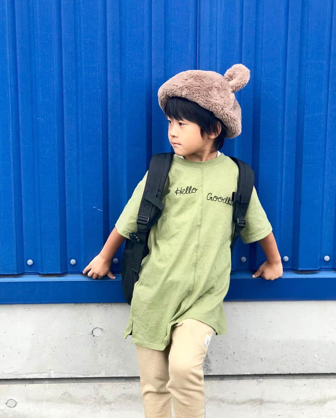 中道あすかさんのインスタグラム写真 - (中道あすかInstagram)「ほぺたろうお気に入りの、 くま耳🐻の#ファー帽 💓😍 . . #アンバサダー をさせていただいてる、 #パシオス のキッズコーナーで発見して 可愛いすぎて買っちゃったっ😆💓 . . ゴムなので、大人の私もかぶれたから 兼用中😘💓 . . 2つ前のpicで 私かぶってるんだけど、 耳が目立たないように 後ろ目にかぶったら 大人でも可愛いと思う❤️ →(@asuroom ) . . . あとね、 スワイプ最後にのせてるけど、 パシオスでリピ品の#スマホリング と、 ほぺたろうがハマってる #すみっこぐらし の #キーホルダー が売ってたから 買っちゃった😍💕 . . . . . ーーーーーーーー . ▼詳細 すみっこぐらしキーホルダー （品番2757182503) 帽子 (品番3357328801) スマホリング (品番3370106902) ーーーーーーーー . . . . ※勝手に【#パシオスコーデ部 】はじめました❤w パシオス仲間の入部お待ちしてますっ☺❤← . . 【パシオス公式アカウント】 →(@paseos_official ) . . . . #パシパト#パシオス購入品#パシオスパトロール#paseos #お洒落さんと繋がりたい #おしゃれさんと繋がりたい #プチプラコーデ#ママファッション#ママ#男の子ママ#mamagirl#mineby3mootd #ponte_fashion#PR#パシオスコーデ#大人カジュアルコーデ #シンプルコーデ #着まわしコーデ#着回し#ママリファッション#キッズコーデ#キッズコーデ男の子」10月7日 8時09分 - asuroom