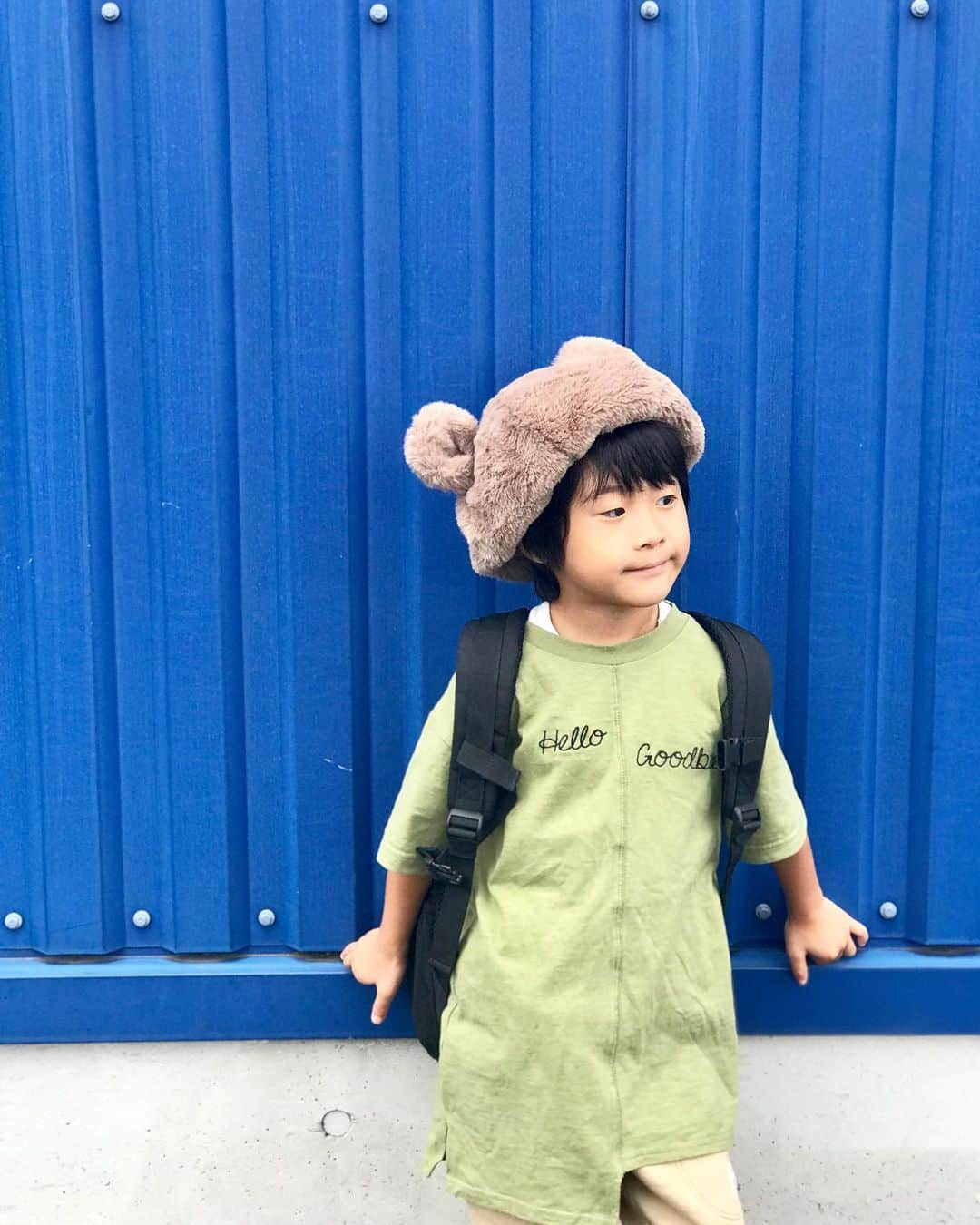 中道あすかさんのインスタグラム写真 - (中道あすかInstagram)「ほぺたろうお気に入りの、 くま耳🐻の#ファー帽 💓😍 . . #アンバサダー をさせていただいてる、 #パシオス のキッズコーナーで発見して 可愛いすぎて買っちゃったっ😆💓 . . ゴムなので、大人の私もかぶれたから 兼用中😘💓 . . 2つ前のpicで 私かぶってるんだけど、 耳が目立たないように 後ろ目にかぶったら 大人でも可愛いと思う❤️ →(@asuroom ) . . . あとね、 スワイプ最後にのせてるけど、 パシオスでリピ品の#スマホリング と、 ほぺたろうがハマってる #すみっこぐらし の #キーホルダー が売ってたから 買っちゃった😍💕 . . . . . ーーーーーーーー . ▼詳細 すみっこぐらしキーホルダー （品番2757182503) 帽子 (品番3357328801) スマホリング (品番3370106902) ーーーーーーーー . . . . ※勝手に【#パシオスコーデ部 】はじめました❤w パシオス仲間の入部お待ちしてますっ☺❤← . . 【パシオス公式アカウント】 →(@paseos_official ) . . . . #パシパト#パシオス購入品#パシオスパトロール#paseos #お洒落さんと繋がりたい #おしゃれさんと繋がりたい #プチプラコーデ#ママファッション#ママ#男の子ママ#mamagirl#mineby3mootd #ponte_fashion#PR#パシオスコーデ#大人カジュアルコーデ #シンプルコーデ #着まわしコーデ#着回し#ママリファッション#キッズコーデ#キッズコーデ男の子」10月7日 8時09分 - asuroom