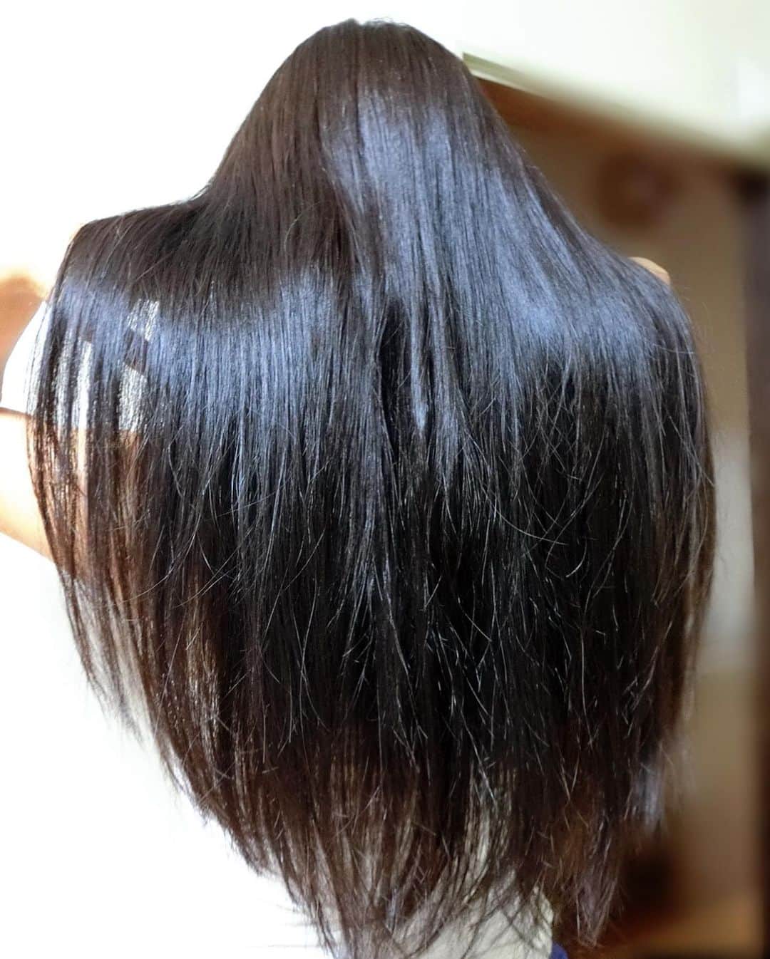 mahoさんのインスタグラム写真 - (mahoInstagram)「(*´꒳`*)🌸横にスワイプしてね👉 。 先日から使っている… #アムレシャンプー 🧴 。 カラー やプライベートでよく髪を巻く事が多く、 髪がかなり傷んでたけど先日から#アムレシャンプー  使い続けてたら…#サラツヤ になってきたよ❤️ 。 。 しっかりUVカットやドライヤーの熱対策もしてくれる から傷んだ髪にも最適！！ 。 また使い続けの経過写真アップするね(*´꒳`*)✨ 。 。 。 。 。 。 。 。 。 。 。 #fashion#shooting#fashionmodel  #ootd#アムレシャンプー  #ハイブリッドシャンプー#ヘアチャージセット#美髪部#PR#艶髪#カフェ巡り#タピオカ#肉#美活#hairstyle  #トレーニング#gym#フィットネス#bodymake#格闘技#パーソナルトレーニング  #美容#ヘアスタイル#食べ歩き #東京#表参道#梅田#三宮#福岡」10月7日 0時13分 - i.0ff1cia1._.m.ah.0