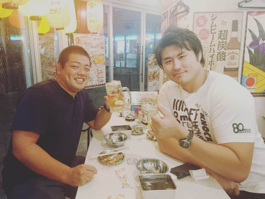 真壁伸弥さんのインスタグラム写真 - (真壁伸弥Instagram)「横浜でラグビーセミナー終了。 初心者セミナーを行うと、今まで出会えなかった色々な人とで会えるし、19才ぶりの戦友とも出会えるし、幸せ沢山。ラグビーって素晴らしい。ありがとうラグビー そして、勝ってくれてありがとうジャパン。 #Rugby  #rugbyworldcup2019  #RWC2019  #ラグビー #ラグビー啓蒙活動 #Kubota」10月7日 0時19分 - makaberian5