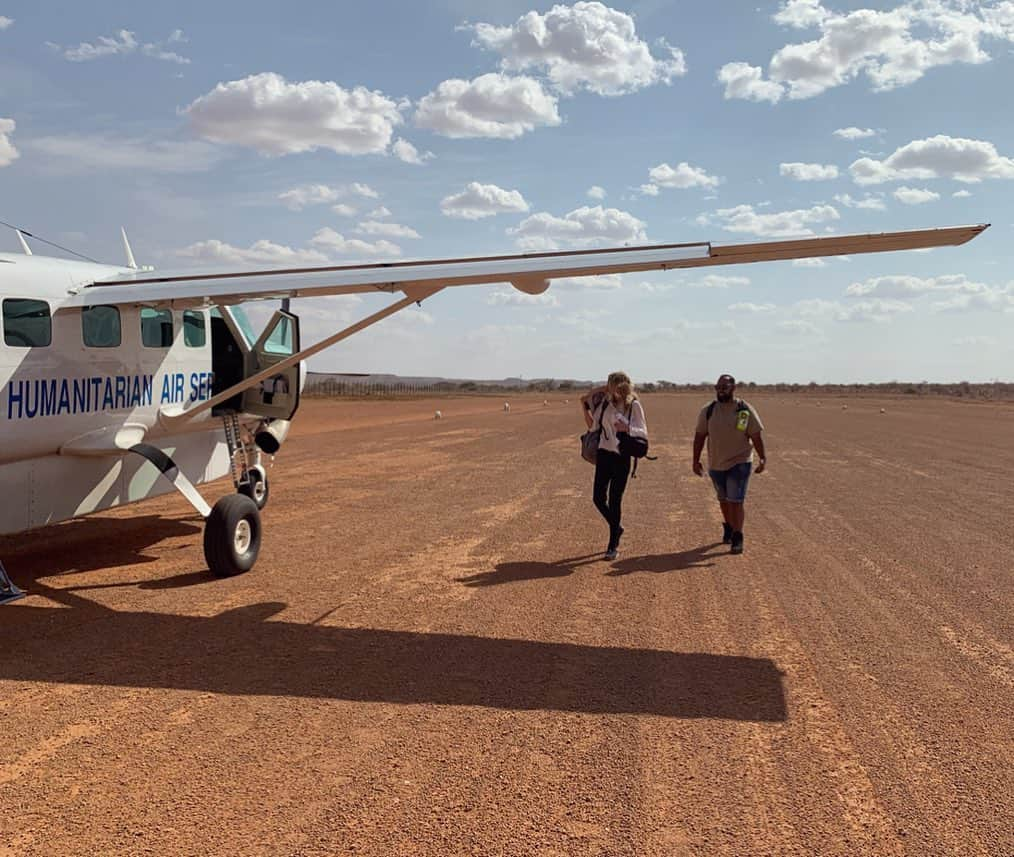 リリー・ドナルドソンさんのインスタグラム写真 - (リリー・ドナルドソンInstagram)「This September I landed back in Addis Ababa the capital of Ethiopia. After a short stay in the capital along with a brilliant team composed of my dear friend Margaret Traub of @internationalmedicalcorps, legendary photo journalist Ed Kashi, photographer Erika Larsen, Marcia Brophy mental health advisor for IMC, Will Thompson and Tony Ayiga from National Geographic we boarded a UNHCR humanitarian plane and headed to our final destination the refugee camp Melkadida on the boarder of Somalia. Here we would finally meet our new students, a group of young Somali refugees who would be joining us for our photo camp. Play and creativity is a vital part of life, preserving culture and importantly mental health for children. For displaced youth living or born in a camp like Melkadida the daily battle of living conditions and constant threat of unrest becomes a way of life and when survival is your reality this leaves little room for much else. We are all given the powerful opportunity to tell our own story in one form or another, whether its privately documenting our lives or publicly sharing our world on social media. With visitors to refugee camps frequently taking photographs in hopes of inspiring help back home, this project puts the camera on the other side and gives an important opportunity to take back ownership of how their world is viewed and a chance to capture it and share it through their own eyes.  During the photo camp the students enthusiasm and excitement to learn and play mixed with their sheer talent for photography and creativity was awe inspiring. Watching the different characters of the students unfold, grow in confidence and over come obstacles as the days went by was truly  humbling to be apart of. From the first day meeting our wonderful class to the graduation ceremony and exhibition where the students could show their friends and family what they had learnt and created was one of the most impactful times of my life. This program will continue to run, now with UNHCR seeing the impact of the program also pledging to stay involved alongside us and I hope to ask you all to get involved in the near future :) xx 🌍」10月7日 0時30分 - lilydonaldson