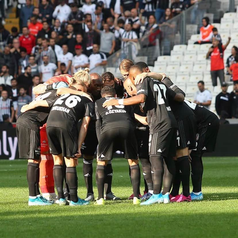 イェレマイン・レンスさんのインスタグラム写真 - (イェレマイン・レンスInstagram)「Well done boys @besiktas 🦅」10月7日 0時40分 - jeremain