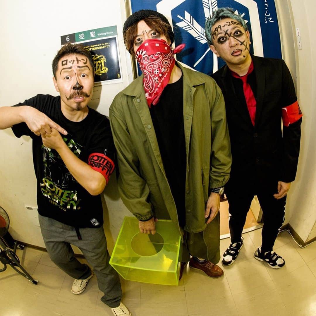 こーいちのインスタグラム：「ロットン愛してる。  photo by @ninjajon  #20周年ほんとにおめでとう #そして #一生よろしく」