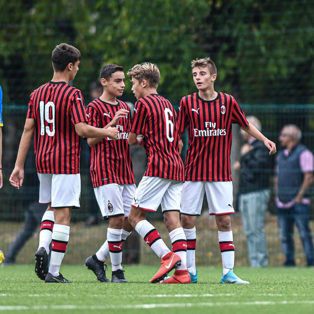 ACミランさんのインスタグラム写真 - (ACミランInstagram)「⚽ It’s been a successful weekend at all levels ❤🖤 #MilanYouth #SempreMilan」10月7日 2時00分 - acmilan