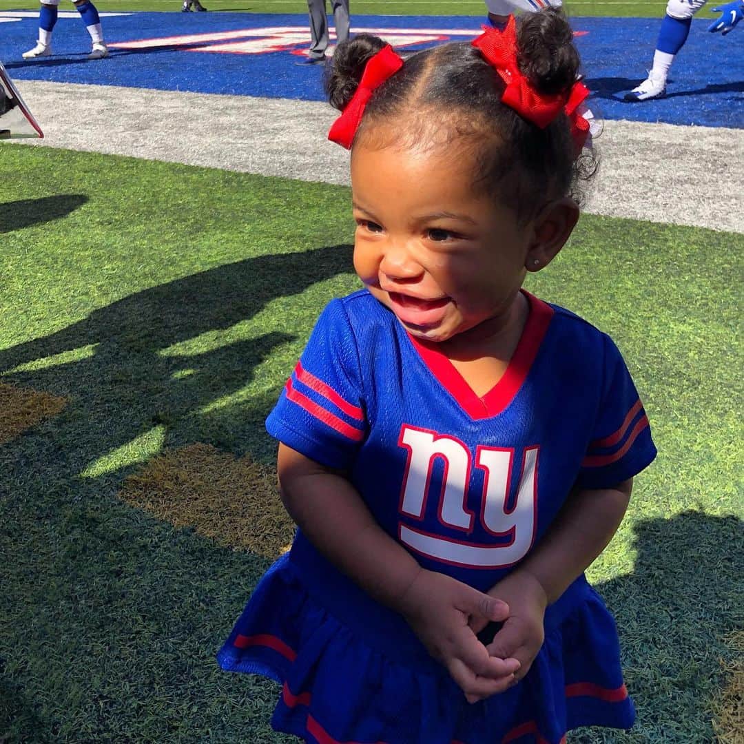 シャネル・イマンのインスタグラム：「My little Giant ❤️💙❤️ @caliclayshepard」