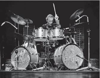 ミック・ジャガーさんのインスタグラム写真 - (ミック・ジャガーInstagram)「Sad news hearing that Ginger Baker has died, I remember playing with him very early on in Alexis Korner’s Blues Incorporated. He was a fiery but extremely talented and innovative drummer.」10月7日 2時23分 - mickjagger