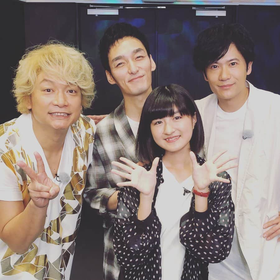 香取慎吾さんのインスタグラム写真 - (香取慎吾Instagram)「10月の #ななにー  今日も楽しかったです！！！ 観て頂いてる皆様と一緒の 楽しさいっぱいな時間でした！ 月に一度.みんなとの楽しい時間。 #アベマtv に感謝です！ #慎吾 10月は長いかな？短いかな？？ 明日？今日か！も.がんばりましょう！ おや。。す。」10月7日 3時24分 - katorishingo_official