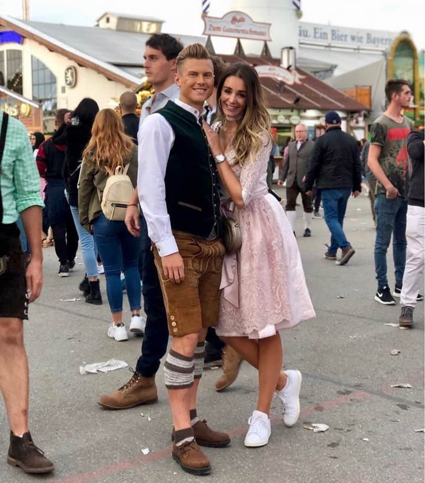 マティアス・オストルツォレクのインスタグラム：「WIESN 2019 🥨🍻 #scheewars」