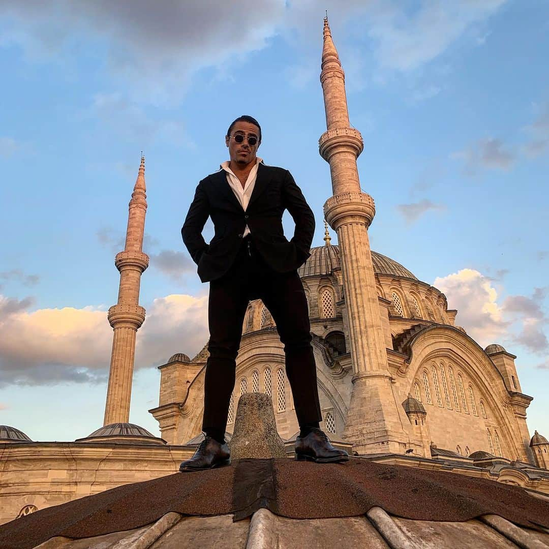 Saltbae（ヌスラット・ガネーシュ）さんのインスタグラム写真 - (Saltbae（ヌスラット・ガネーシュ）Instagram)「NuruOsmaniye Mosque 1748 #saltbae #saltlife #saltlife」10月7日 6時03分 - nusr_et