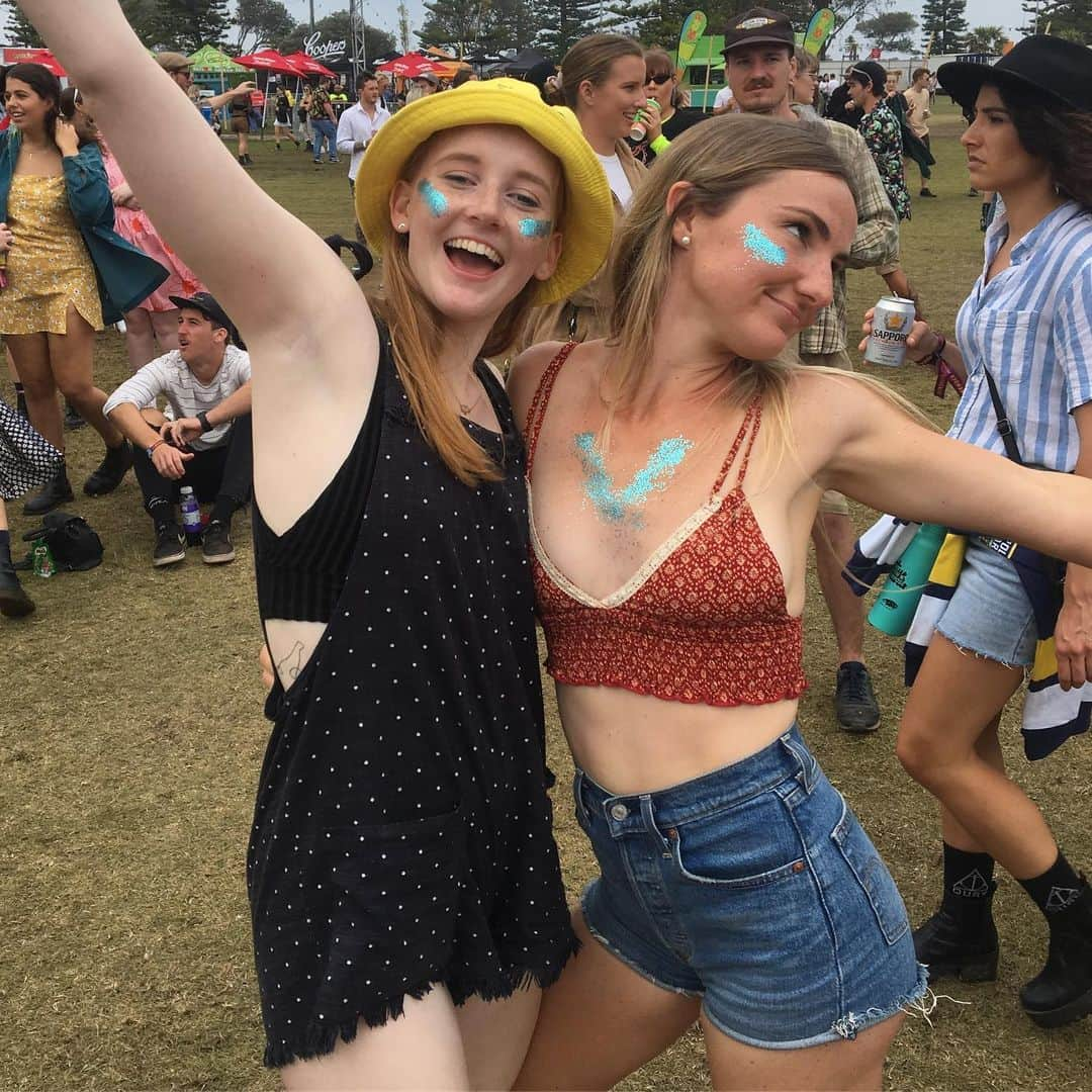 ケイティ・パスフィールドのインスタグラム：「It was a HOOT @lily_hooper4  #yoursandowlsfestival」