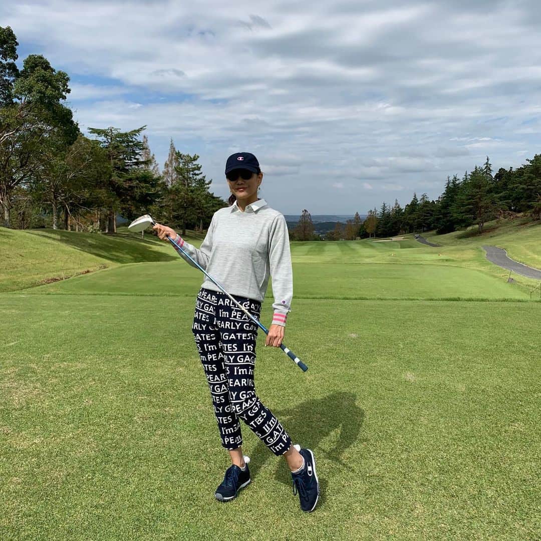 前田典子さんのインスタグラム写真 - (前田典子Instagram)「#久しぶりのコース #GOLF @hibinoya と #良い季節 #GOLF日和 #日頃の練習の成果は無し💦 #永遠のビギナー  #渋子風にイメトレ #なかなかそうはいかない  当たり前 😰  #ゴルフマダム」10月7日 17時04分 - maenorichang