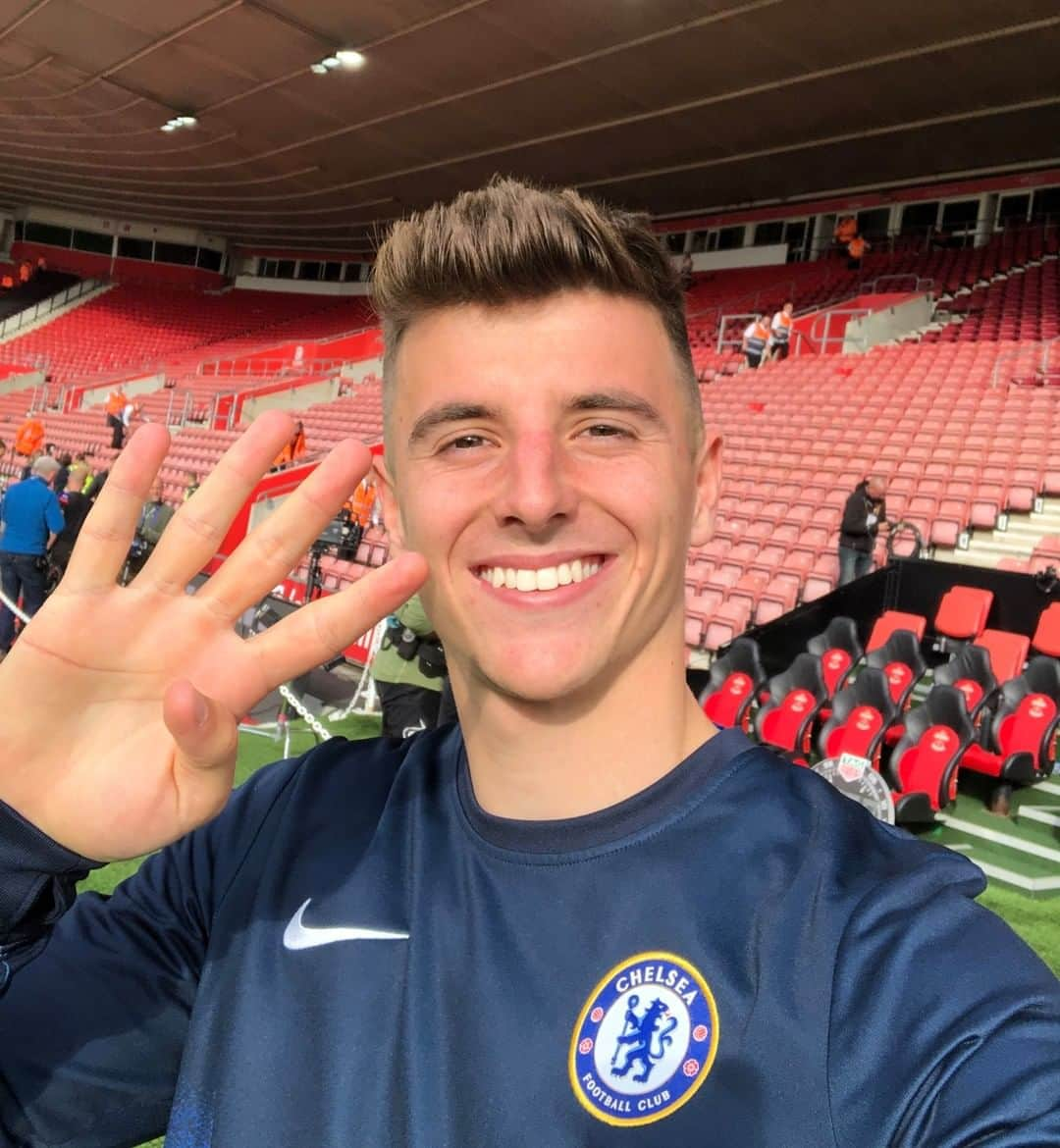 チェルシーFCさんのインスタグラム写真 - (チェルシーFCInstagram)「Just remind us @MasonMount10... How many goals yesterday? 🤩💙 #CFC #Chelsea」10月7日 17時36分 - chelseafc