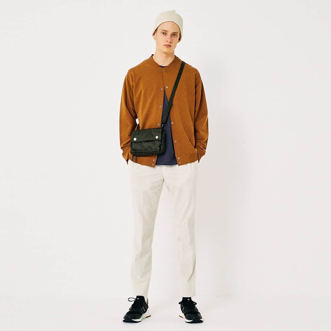 のインスタグラム：「【Autumn Strasburgo Men's 2019】﻿ ﻿ Blouson: #HANDVAERK ﻿ Tops: #HANDVAERK﻿ Pants: #PT01﻿ Bags: #MACKINTOSH﻿ Shoes: #NEWBALANCE﻿ ﻿ @strasburgomens﻿ #strasburgo #strasburgomens #strasburgolife #autumn #2019 #strasburgoquality #apparel #fashion #mensfashion #gentleman #selectshop #menswear #ストラスブルゴ #ファッション #セレクトショップ #メンズファッション #秋冬 #2019秋冬」