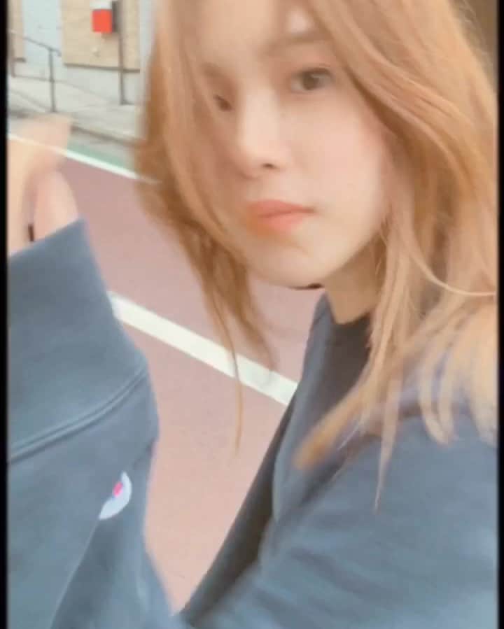 のインスタグラム：「🚶‍♀️🌾🍂」