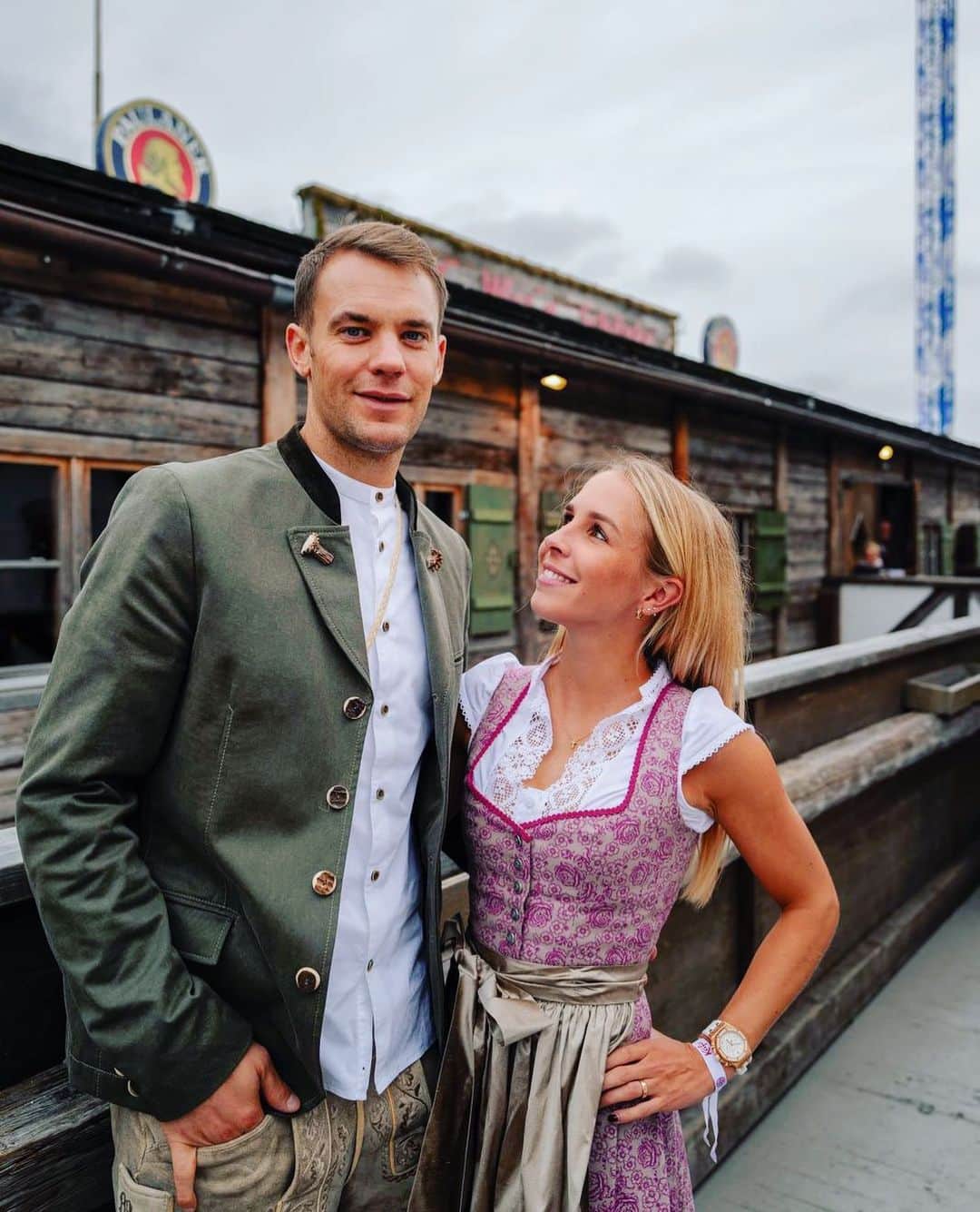 Nina Neuerのインスタグラム：「Wiesn‘ 19🍻💕」