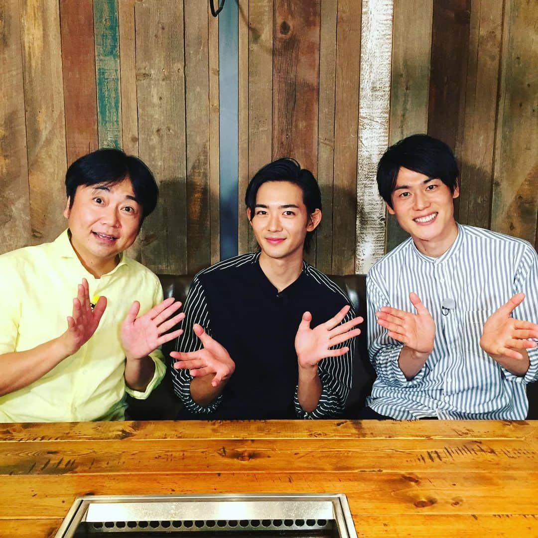 上重聡さんのインスタグラム写真 - (上重聡Instagram)「バゲット「肉トレ」🍖ゲストは竜星涼さん。背が高くて顔が小さくてカッコイイ！ 昭和のおじさん2人も頑張ってます^_^  #バゲット #肉トレ #竜星涼 さん #藤井恒久」10月7日 17時57分 - satoshi18kamishige