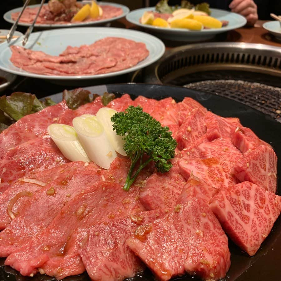 もえのあずきさんのインスタグラム写真 - (もえのあずきInstagram)「静龍苑さん🍖 お店のお母さんたちがたくさんサービスしまくってくれはった🙈💓 #静龍苑 さん#静龍苑移転 #焼肉#seiryuen#koreanbbq#yakiniku #wagyu#japanesegirl #japanesefood」10月7日 18時29分 - moeazukitty