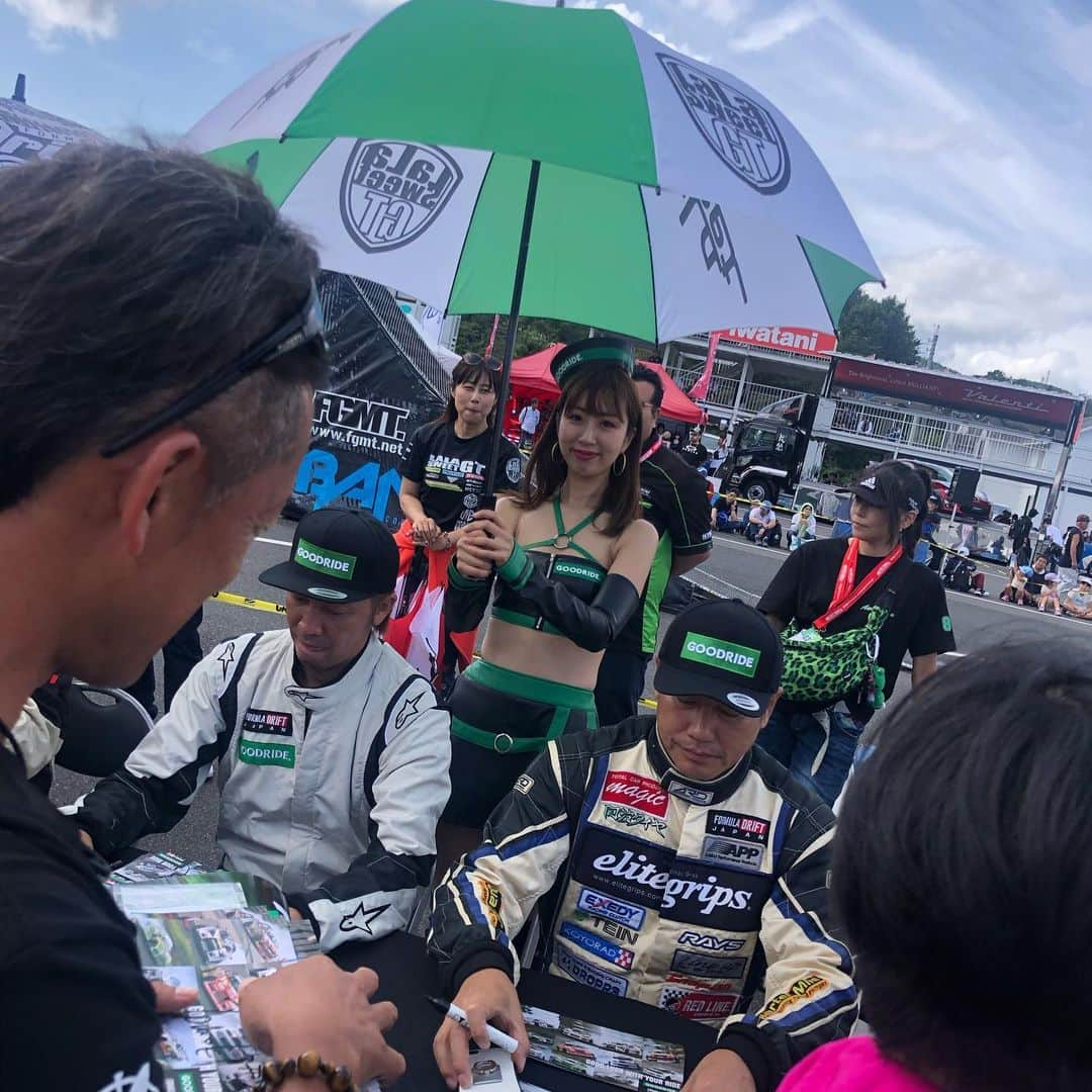 岩田亜矢那さんのインスタグラム写真 - (岩田亜矢那Instagram)「#formuladriftjapan #goodride 出演させていただきました！  最終戦最高に、かっこいい レースを近くでみれました！！！感動しました」10月7日 9時52分 - ayana1113