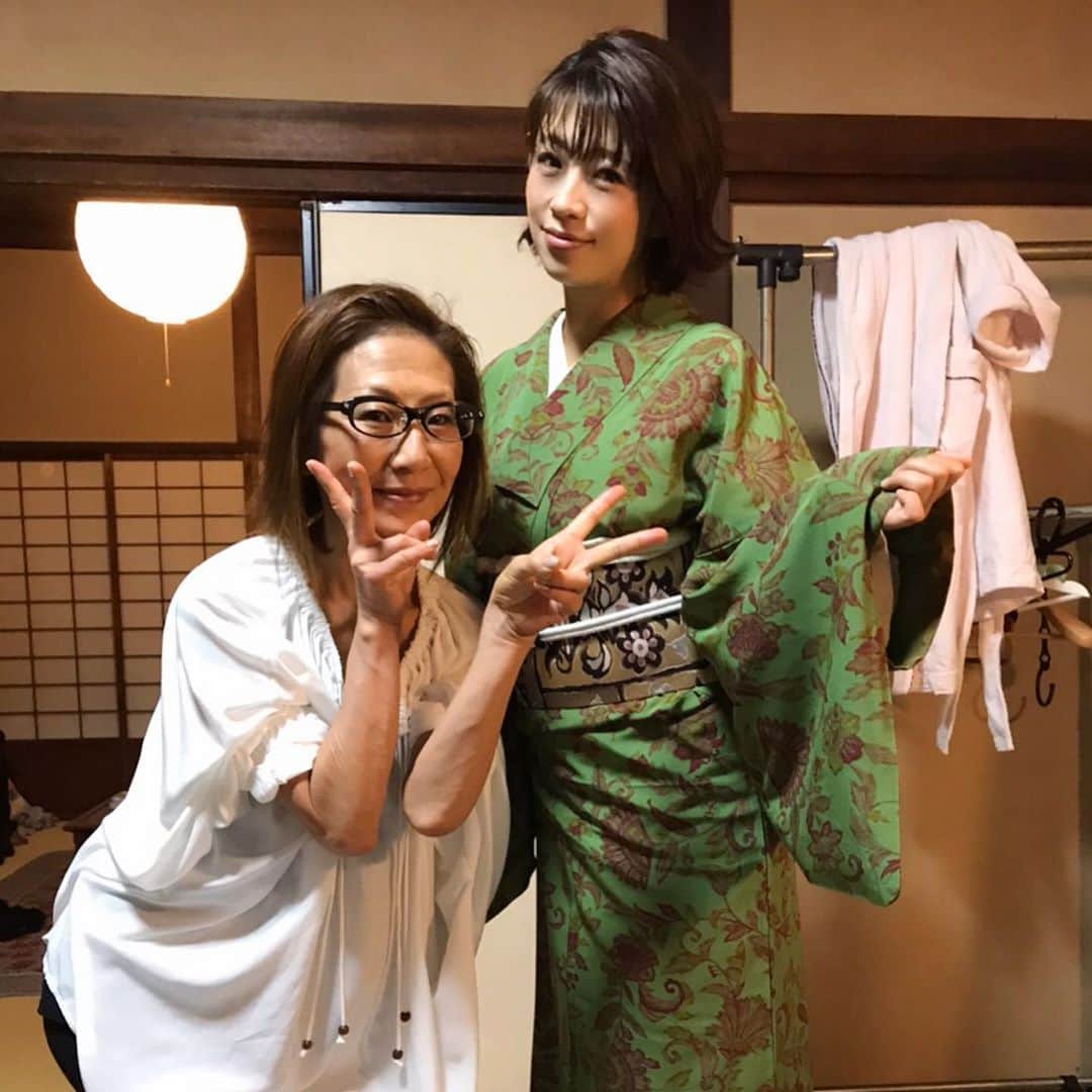 範田紗々さんのインスタグラム写真 - (範田紗々Instagram)「昨日は初めての縄奈加會緊縛撮影会でした！ 緊縛師の奈加さん、プロデューサー三代目葵マリーさん、わたし 家族写真（笑） #縄奈加會 #緊縛撮影会 #奈加あきら #三代目葵マリー #範田紗々」10月7日 10時01分 - handa_sasa