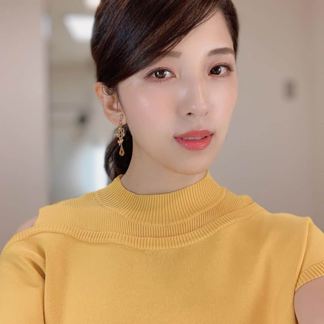 松井絵里奈さんのインスタグラム写真 - (松井絵里奈Instagram)「本日お昼放送‼️ 2019.10.07 月曜日 NHK総合「うまいッ！」 12:20-12:45 「まったり濃厚な甘み! はちみつ~長野·伊那谷~」 今回は、 なかなか手に入らないプレミアムな蜂蜜！ 二ホンミツバチが集めた蜂蜜のうまさの秘密に迫ります。 ご家庭でもすぐに試せる 「絶品！蜂蜜アレンジレシピ」 も続々登場します♡  おたのしみにー❣️ #うまいッ #長野県 #伊那谷 #ニホンミツバチ #はちみつ #🐝 #松井絵里奈」10月7日 9時55分 - erina74xx