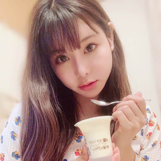 利咲さんのインスタグラム写真 - (利咲Instagram)「なめらか蒸しプリンで有名な「西通りプリン」がプレゼントキャンペーン中です！ . . 「西通りプリン」の公式Instagram @nishidoripudding をフォローした方の中から、抽選で３０名の方に１万円分相当の商品をプレゼントだそうです・*:..｡o♬*ﾟ  フォローするだけなので簡単🍮✨ . . 抽選締切は10月20日24:00まで、 詳しい詳細は【西通りプリン】公式Instagramをチェック👍  公式HP www.nish-puri.com  #西通りプリン #フォローしてプリン #プリン #sweets #お菓子 #PR #nishidoripudding #博多 #博多西通りプリン  #なめらか蒸しプリン #🍮」10月7日 10時59分 - himeringo908