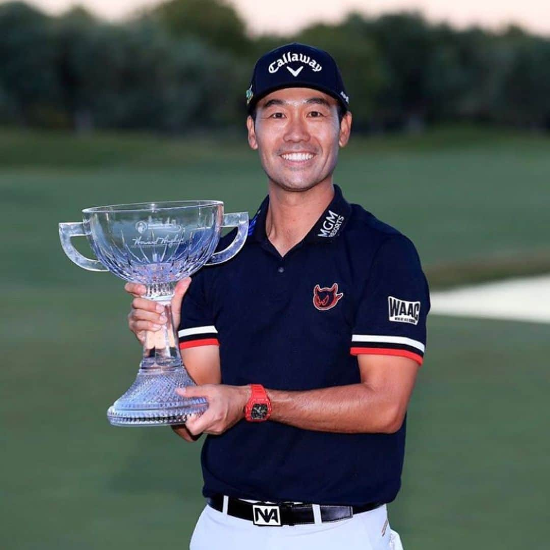 ケビン・ナさんのインスタグラム写真 - (ケビン・ナInstagram)「Win #4 @shrinersopen @pgatour thank u to all the fans and local fans in Las Vegas! 응원 해주신 팬 여러분 진심으로 감사드립니다! #vegasstrong」10月7日 11時12分 - kevinna915