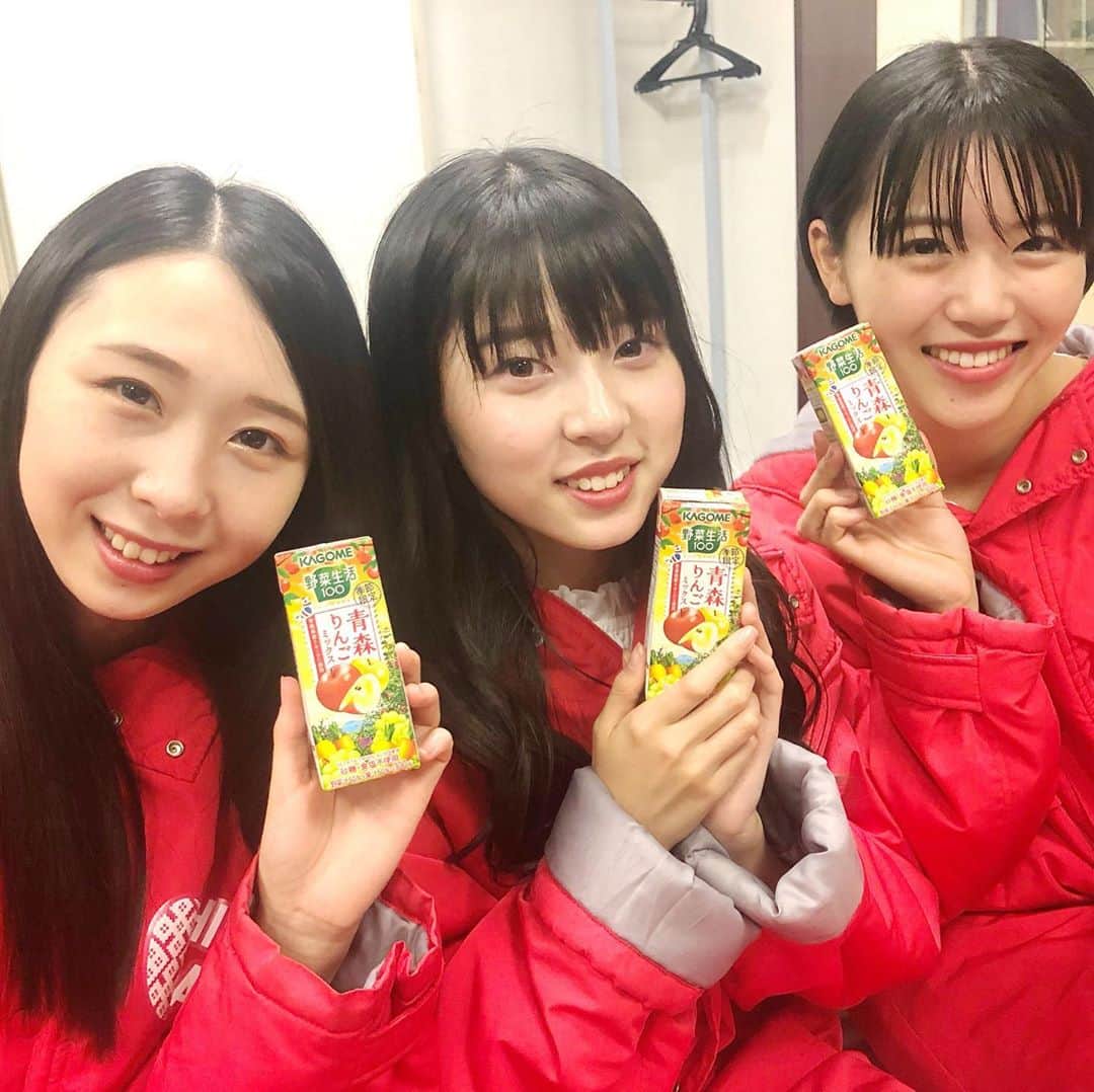 のインスタグラム：「‪今年もやってきました！！‬ ‪#カゴメ #野菜生活 #青森りんごミックス のアンバサダーに任命して頂きました！！‬ ‪今日は‬ ‪🍎FM青森 #ヒルモット 11:30〜‬ ‪🍏RAB Go!Go!らじ丸 15:30頃〜‬ ‪生出演します📻 ‬ ‪皆さん！聞いてね〜！！‬ #りんご娘 #ringomusume #KAGOME」