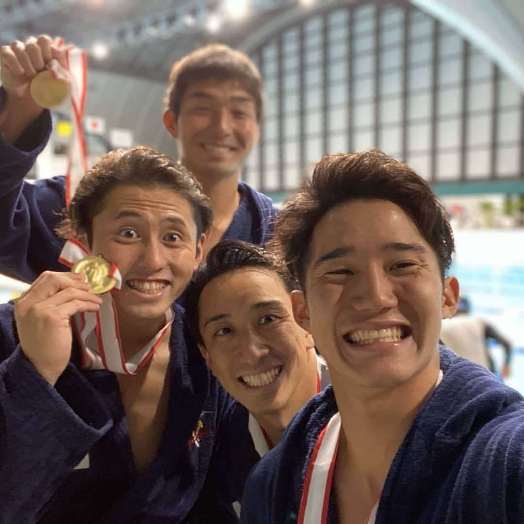 志賀光明さんのインスタグラム写真 - (志賀光明Instagram)「Champion!!!🥇👑 . 日本選手権2019 Kingfisher74として、優勝することができました！ 皆様の応援のおかげで勝つことができました ありがとうございます😊 . 今後は代表に専念をして、東京オリンピックに向けて頑張ります💪 これからもよろしくお願いします📣 #日本選手権 #水球 #4 #champion #tokyo2020」10月7日 11時36分 - shiga.m0916